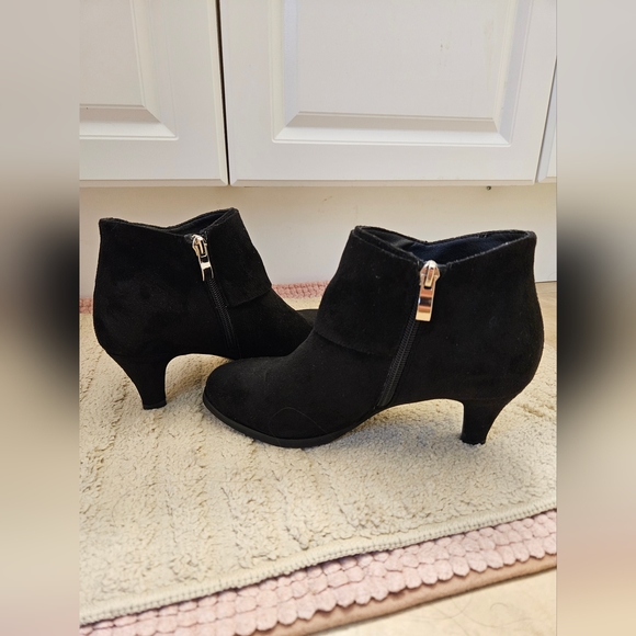 Ann’s elastic velvet side large bow stiletto boots, with Thick 11mm latex insole - Picture 9 of 16